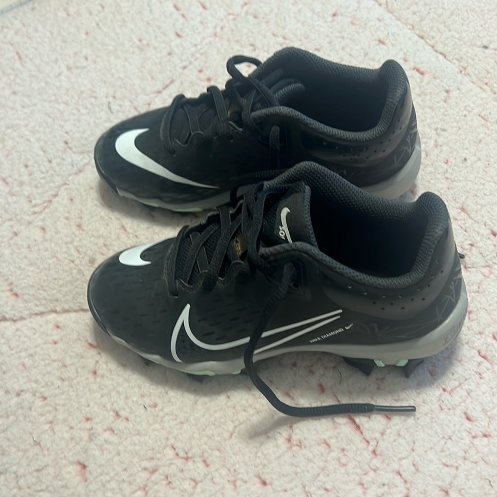 Nike softball cleats